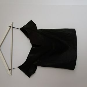 Off-the-shoulder top